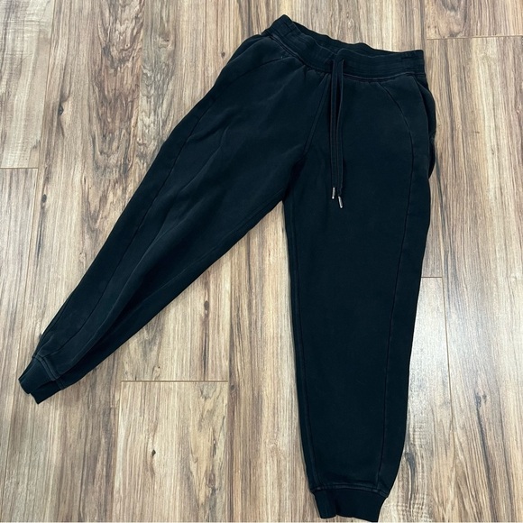 Lululemon Scuba Jogger
Black - Picture 3 of 10